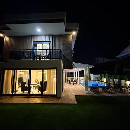 Galaxy Villas In Willa *